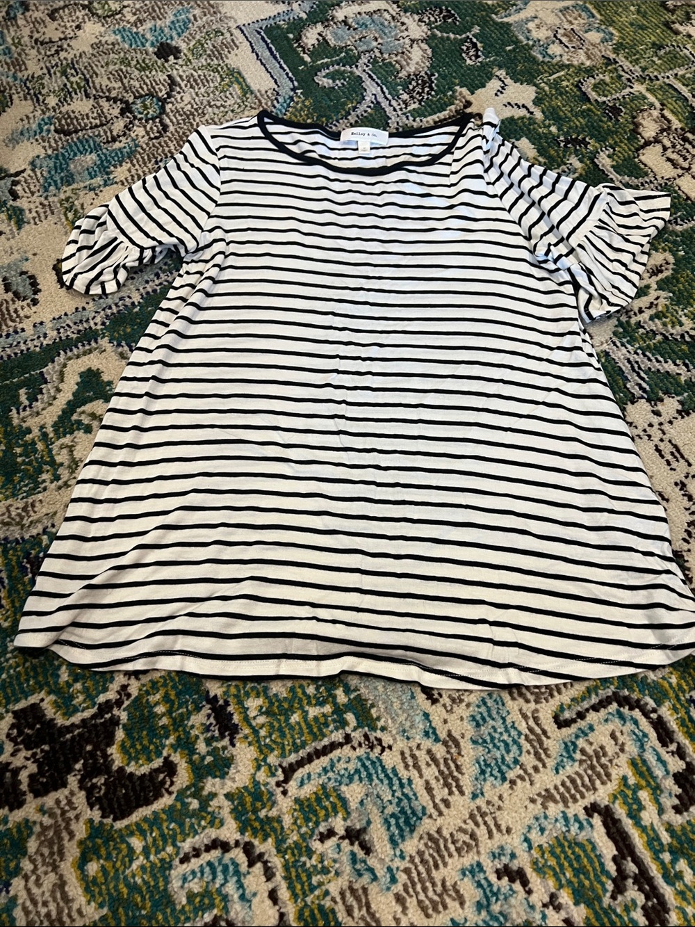 Striped Short Sleeve Ruffle-Sleeve Tee - Black/White
